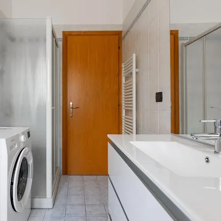 Modern By Wonderful Italy Boloňa